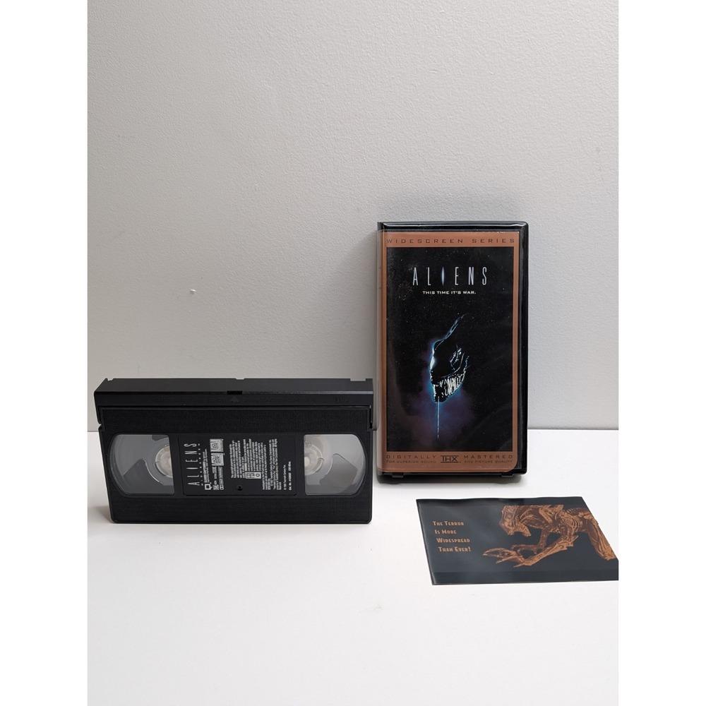 ALIENS  VHS Tape Widescreen Digitally Mastered Gold Clamshell  Cult Sci Fi Movie